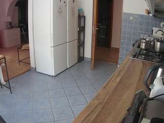 voyeurcam-julmodels-kitchen