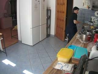 voyeurcam-julmodels-kitchen's live room