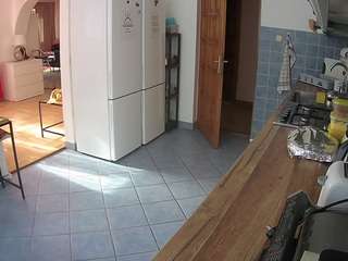 voyeurcam-julmodels-kitchen's live room