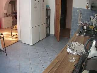 voyeurcam-julmodels-kitchen