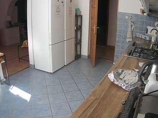 voyeurcam-julmodels-kitchen
