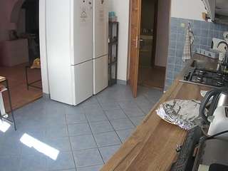 voyeurcam-julmodels-kitchen