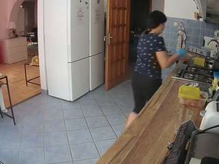 voyeurcam-julmodels-kitchen