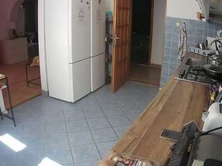 voyeurcam-julmodels-kitchen