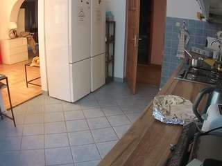 voyeurcam-julmodels-kitchen