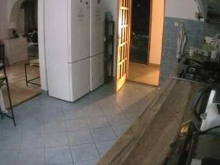 voyeurcam-julmodels-kitchen