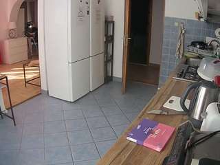 voyeurcam-julmodels-kitchen