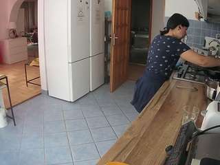 voyeurcam-julmodels-kitchen