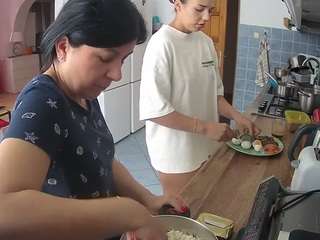 voyeurcam-julmodels-kitchen