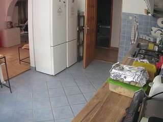 voyeurcam-julmodels-kitchen