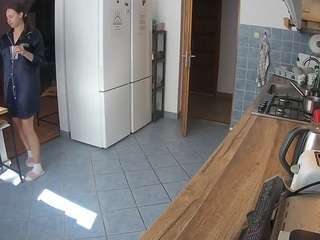 voyeurcam-julmodels-kitchen