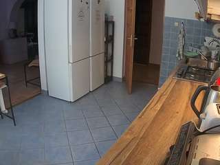 voyeurcam-julmodels-kitchen