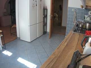 voyeurcam-julmodels-kitchen