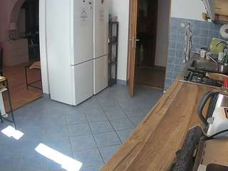 voyeurcam-julmodels-kitchen