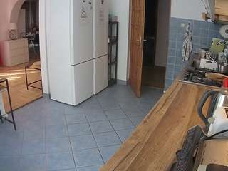 voyeurcam-julmodels-kitchen