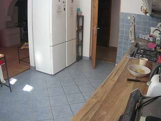 voyeurcam-julmodels-kitchen