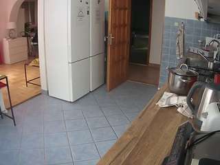 voyeurcam-julmodels-kitchen
