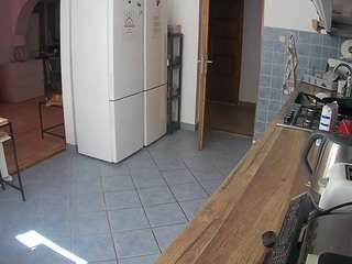 voyeurcam-julmodels-kitchen