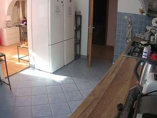 voyeurcam-julmodels-kitchen