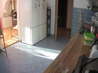 voyeurcam-julmodels-kitchen