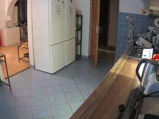voyeurcam-julmodels-kitchen