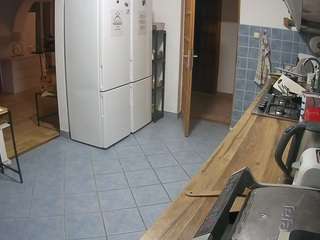 voyeurcam-julmodels-kitchen