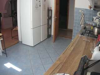 voyeurcam-julmodels-kitchen
