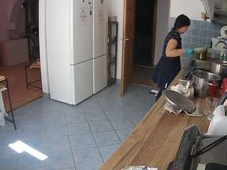 voyeurcam-julmodels-kitchen