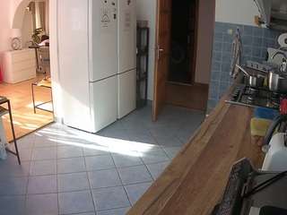 voyeurcam-julmodels-kitchen