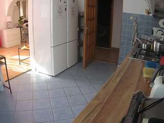 voyeurcam-julmodels-kitchen