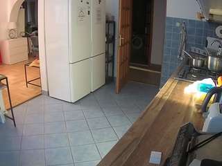voyeurcam-julmodels-kitchen