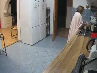 voyeurcam-julmodels-kitchen