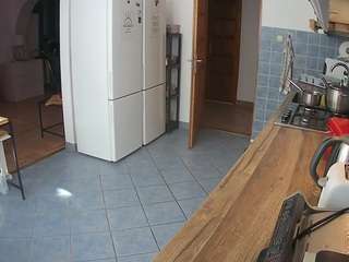 voyeurcam-julmodels-kitchen