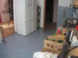 voyeurcam-julmodels-kitchen