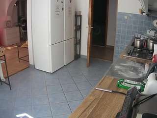 voyeurcam-julmodels-kitchen