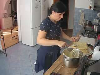 voyeurcam-julmodels-kitchen