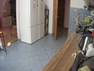 voyeurcam-julmodels-kitchen