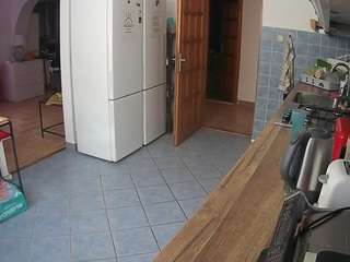 voyeurcam-julmodels-kitchen
