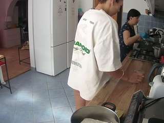 voyeurcam-julmodels-kitchen