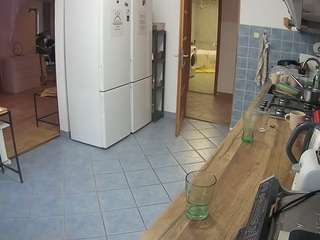 voyeurcam-julmodels-kitchen