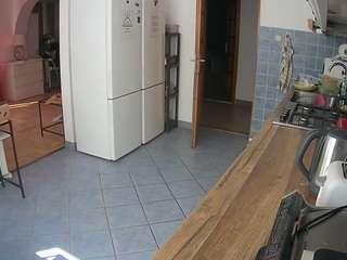 voyeurcam-julmodels-kitchen