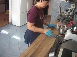 voyeurcam-julmodels-kitchen