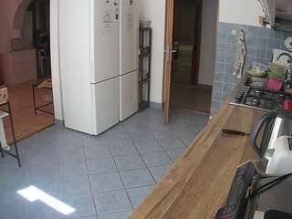 voyeurcam-julmodels-kitchen