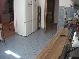 voyeurcam-julmodels-kitchen