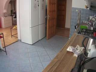 voyeurcam-julmodels-kitchen