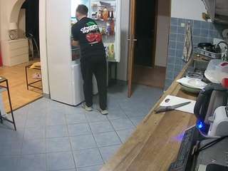 voyeurcam-julmodels-kitchen
