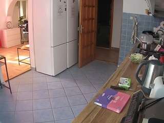 voyeurcam-julmodels-kitchen