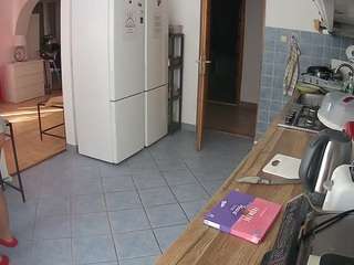 voyeurcam-julmodels-kitchen camsoda