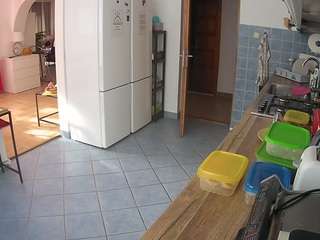 voyeurcam-julmodels-kitchen