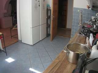 voyeurcam-julmodels-kitchen